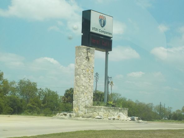 994 E Hidalgo Ave, Raymondville, TX 78580
